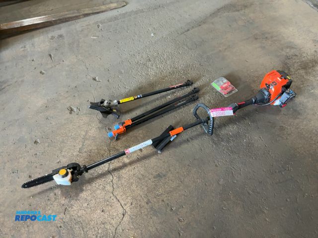 Lot 2-20045 - Remington Maverick Pole Saw, 8” bar, comes with two extension pieces, extra chain, and a steel blade...