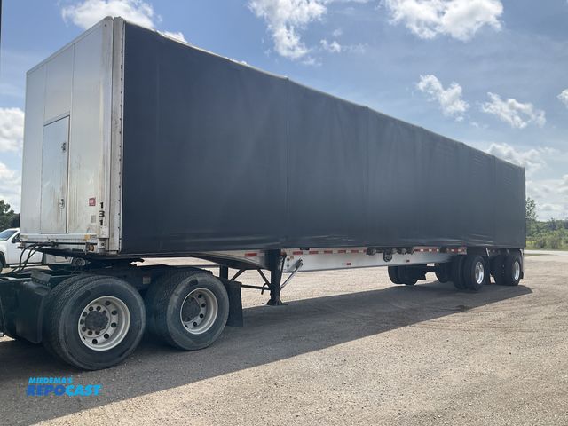 Lot 2-61374 - 2015 MAC Curtain Side Semi Trailer
