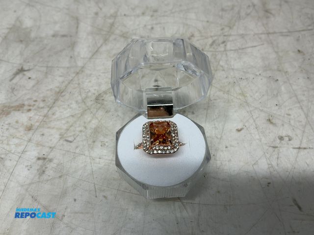 Lot 2-18123 - Gold synthetic cubic zirconia color stone, size 8