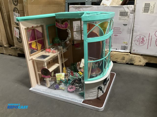 Lot 2-95110 - Our generation doll house greenhouse/farmers market/shop