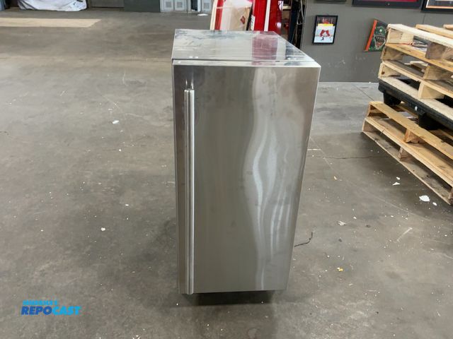 Lot 2-11528 - Scratch & Dent Sapphire Series 5 Premium Ice Machine, unknown if model is SNIM155PSS or SNIM155OD