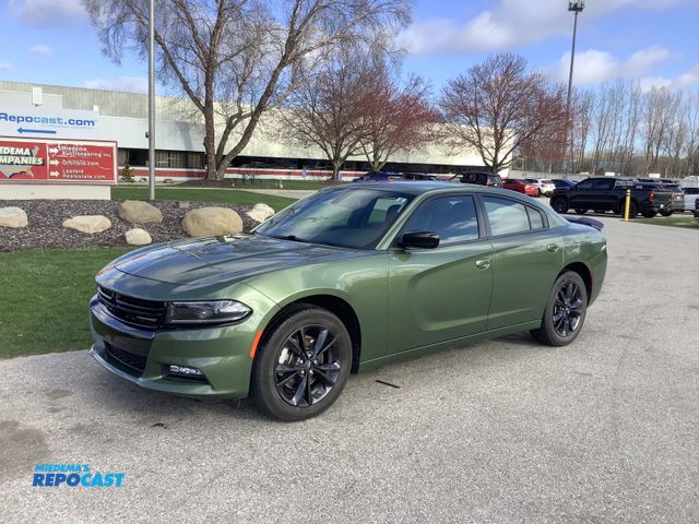 Lot 2-43754 - 2023 Dodge Charger SXT Sedan AWD