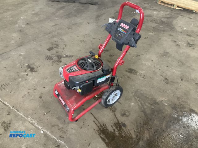 Lot 2-33176 - Craftsman 2700 psi pressure washer for parts or repair