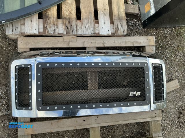Lot 2-27659 - Front Truck Grille from a 2010 Ford Super Duty