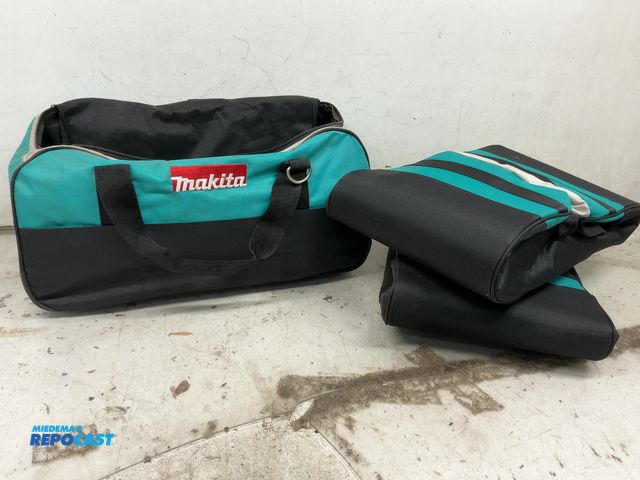 Lot 2-14663 - lot of (3) 24" x 12" x 12" large Makita Tool Bags
