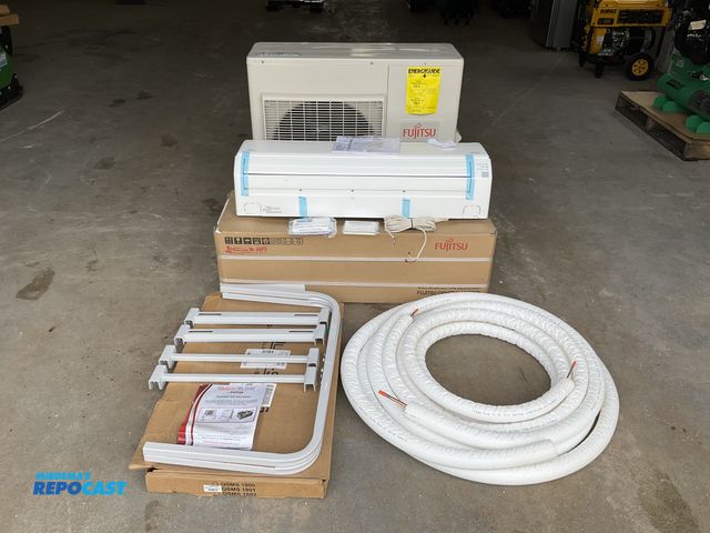 Lot 2-61527 - New Fujitsu AOU18RLXFW1 Mini split AC & Heater