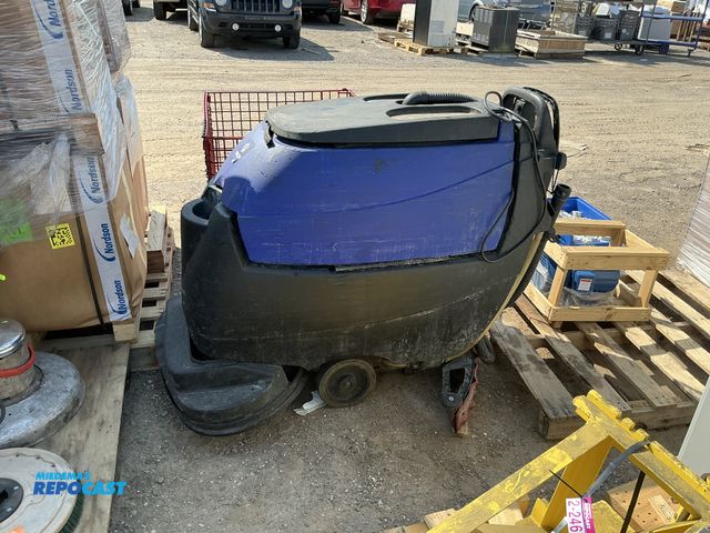 Lot 2-45803 - Pacific Floorcare S-28 DISK; LA, ON, HL, BS Auto scrubber with battery shield