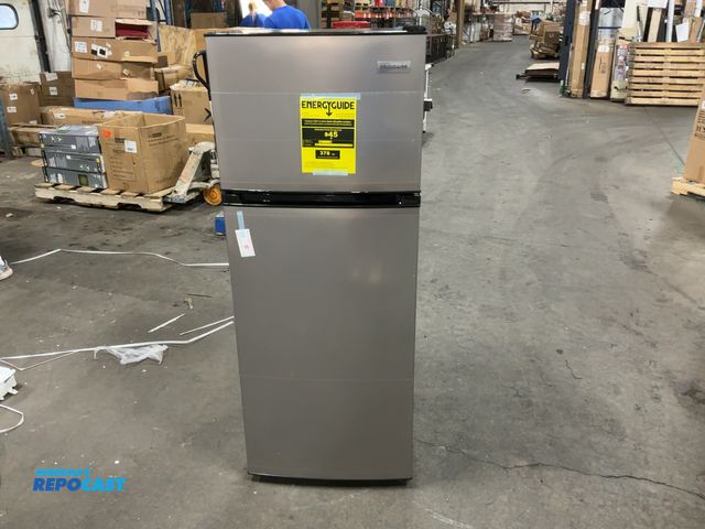 Lot 2-74229 - FRIGIDAIRE ERF780-6COM Refrigerator/Freezer