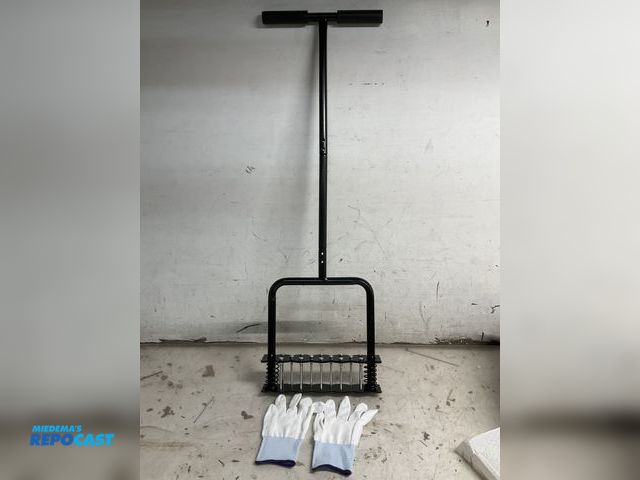 Lot 2-65716 - (1) Brand New Aerator lawn tool with gloves.