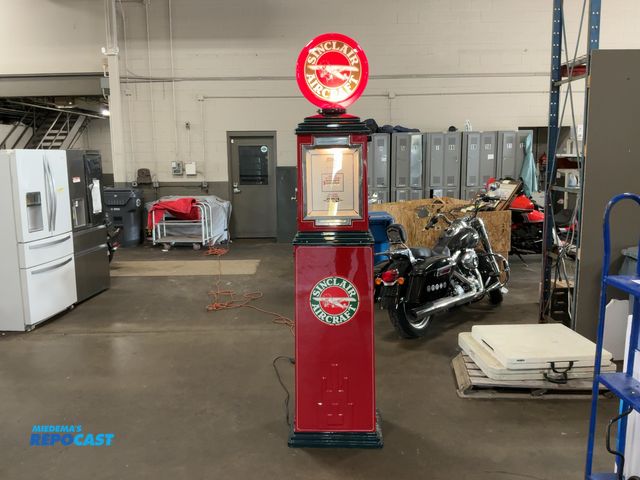 Lot 2-53283 - Sinclair Aircraft 34 Gas Pump w/ Globe