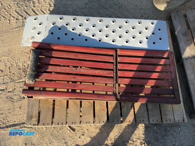 Lot 2-69005 - Skid lot of a Roller/Dolly with a Trailer Ramp