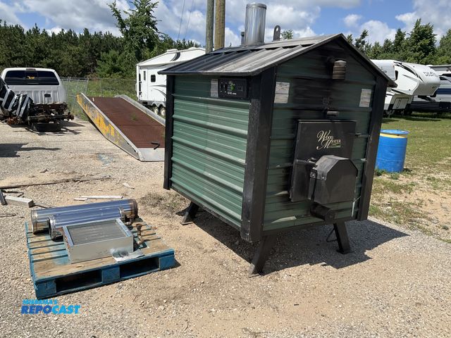 Lot 2-61846 - Wood Master Heavy Duty 4400 Outdoor Boiler Boiler -Fire Box: 38"x44"
-Door Size: 24"x24"
-Thickness:...