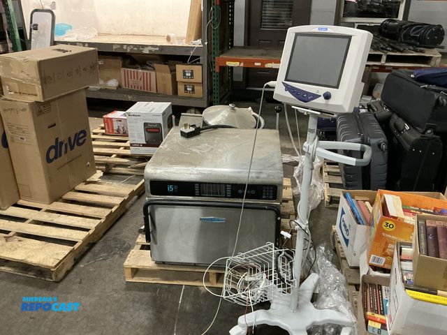 Lot 2-93867 - Lot of (3) 1- SurgiVet Medical Machine 1- Turbo Chef i5 Commercial Oven 1- “The Nitty Bavarian” Comm...
