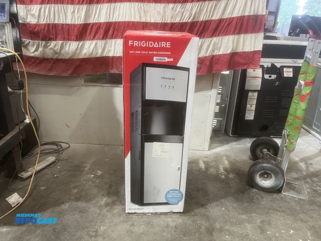 Lot 2-59001 - Scratch & Dent Frigidaire hot and cold water dispenser water dispenser  Frigidaire hot and cold wate...