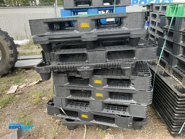Lot 2-27385 - Lot of 10 black pallets.
