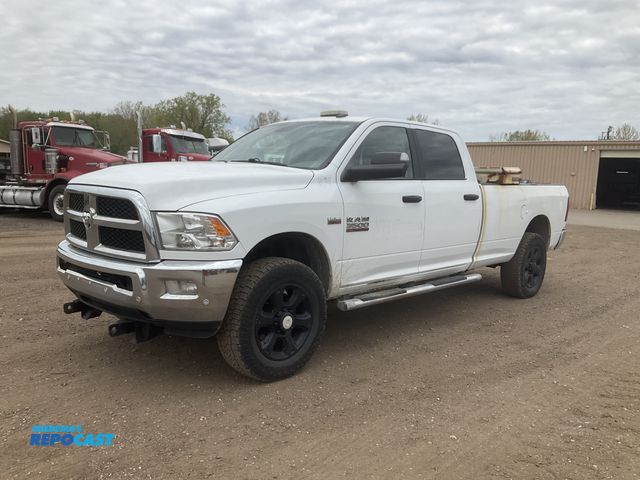 Lot 2-43418 - 2017 Ram 3500 Crew Cab Long Box Pickup Truck 4x4