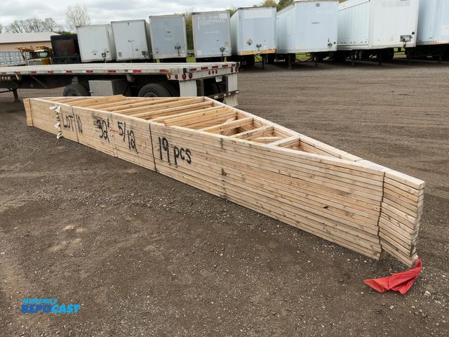 Lot 2-43404 - (19) 32' Wide 5/12 Trusses, have 12” overhangs except for three on one end, 34’ wide overall, 7’ tal...