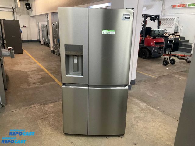 Lot 2-60905 - Scratch & Dent Frigidaire  GRQC2255BF03 Refrigerator/Freezer