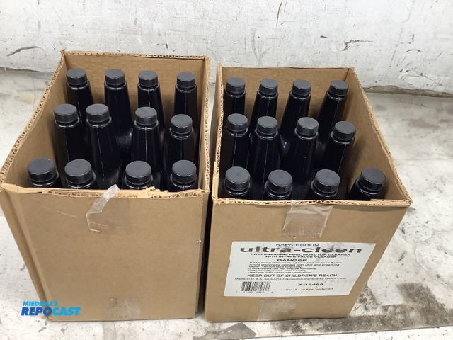 Lot 2-69393 - lot of (24) NAPA ultra cleen 12oz fuel injector cleaner