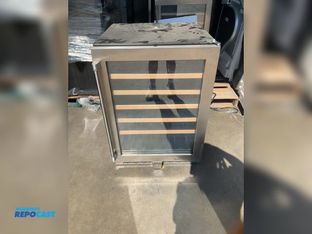 Lot 2-11554 - Scratch & Dent Intertek VT-51SZ01SS Wine chiller