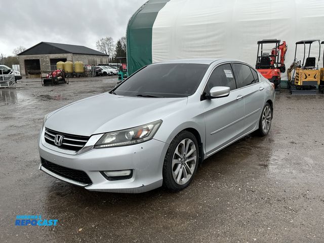 Lot 2-30030 - 2013 Honda Accord Sport Sedan CVT Sedan FWD