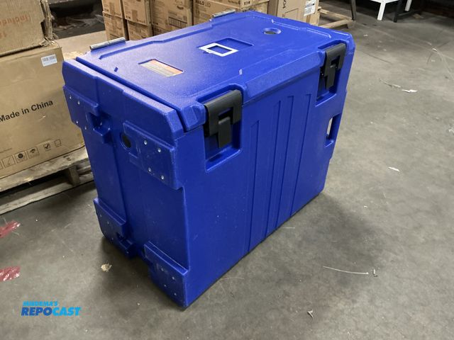 Lot 2-75913 - Vevor insulated bright blue food carrier/cooler model BW-120 30” x 18” x 25”