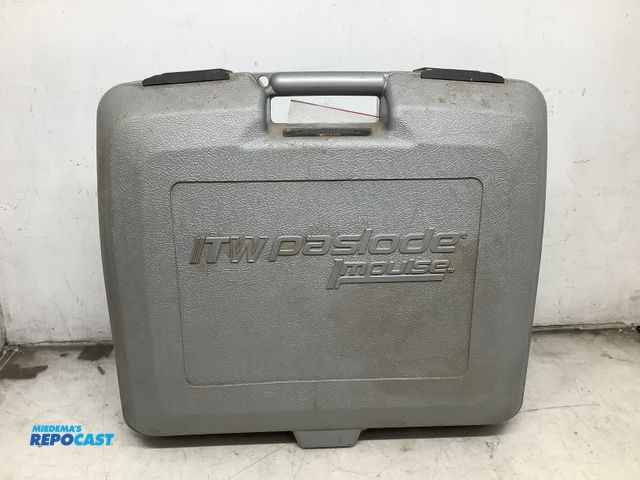 Lot 2-35387 - Paslode 325 IMPULSE SOLID STATE CORDLESS NAILER KIT