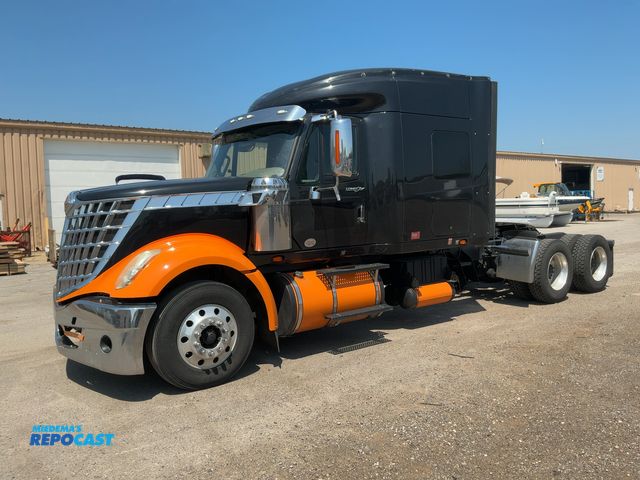 Lot 2-11108 - 2014 International LoneStar Semi Truck