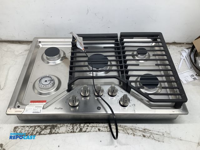 Lot 2-55284 - Scratch & Dent GE PGP7030SLS Cook Top