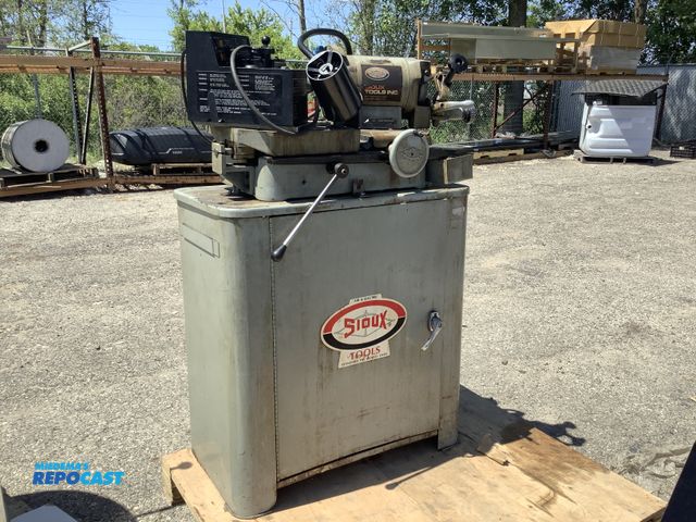 Lot 2-76399 - Sioux air and Electric 2001 industrial valve face grinder