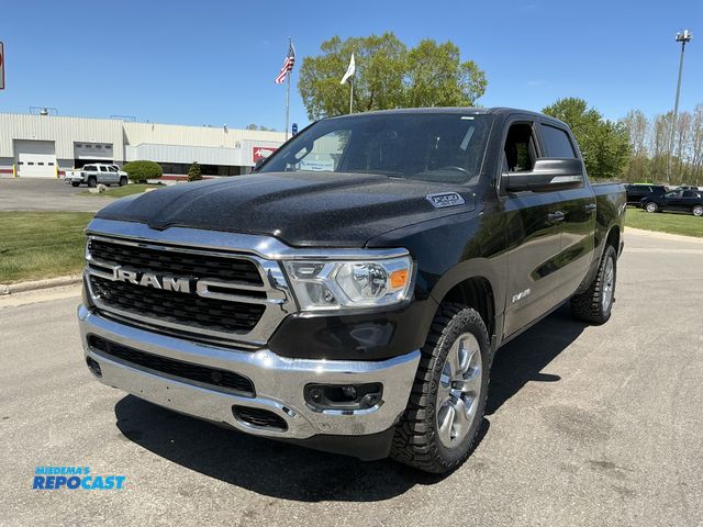 Lot 2-39613 - 2022 Ram 1500 Big Horn Crew Cab Standard Box Pickup Truck 4x4