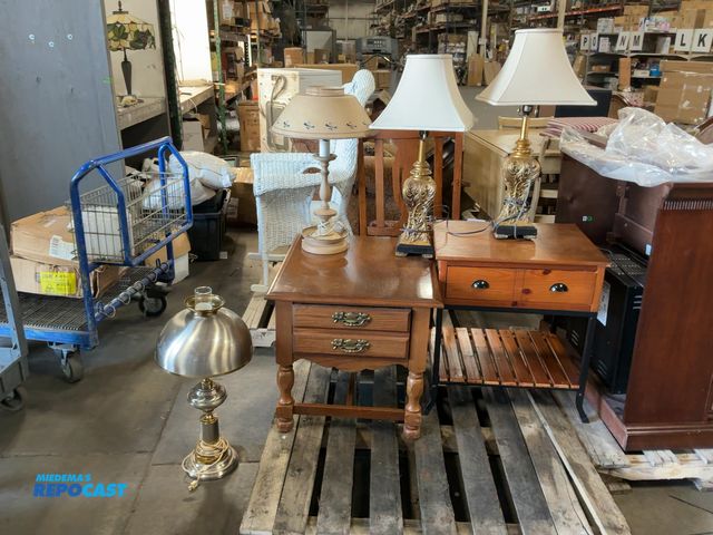 Lot 2-74952 - Lot of (2) Wooden Side Tables &amp; (4) Lamps.