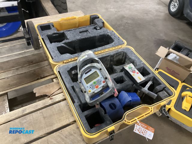 Lot 2-42451 - Trimble Spectra Precision Laser for parts