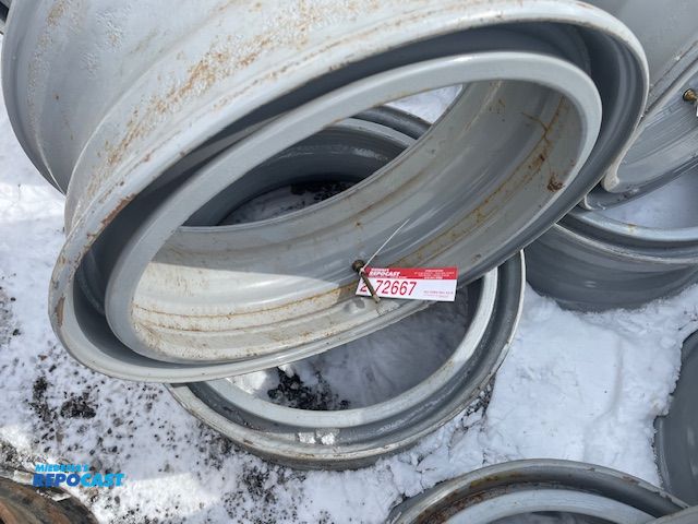 Lot 2-72667 - 2 Refurbished 22.5 Dayton rims.