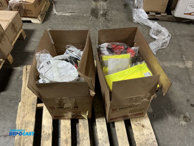 Lot 2-19352 - New Lot of construction gear including neon vests and helmets.