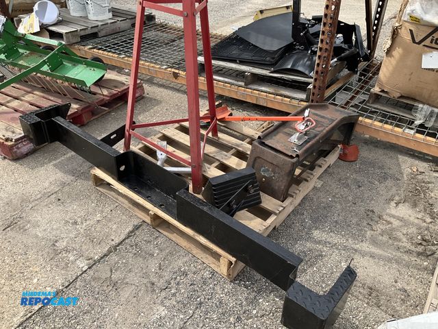 Lot 2-91355 - lot of misc car parts including car ramps, wheel chock, 6' jack stand, rear bumper, 05 malibu 4 CUL ...
