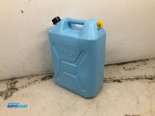 Lot 2-96131 - 5 Gallon potable water jug