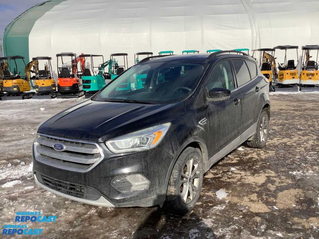 Lot 2-24178 - 2017 Ford Escape SE SUV FWD