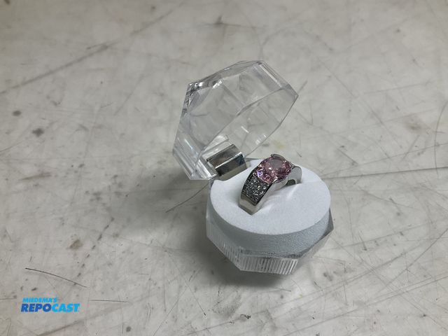 Lot 2-28513 - Silver size. 7.5 Ring with baby pink diamond - new
