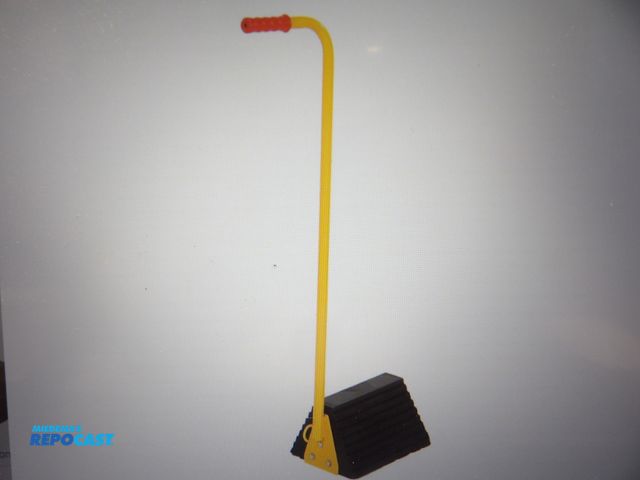 Lot 2-51034 - new vestil wheel chock, rubber, 19 1/2"lg, x 8"W x 37 1/8"H, eye-bolt included, handle included