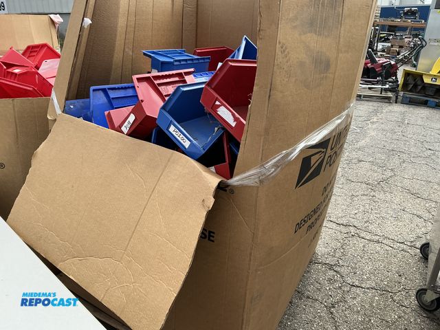 Lot 2-91371 - Lot of bins