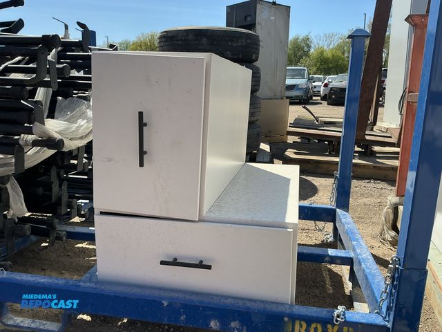 Lot 2-35715 - Metal Drawer Cabinet