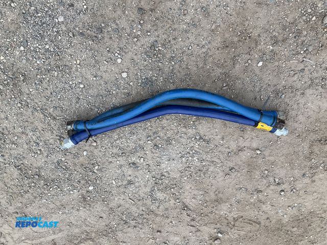 Lot 2-62791 - 3 pieces of 1" gas hose