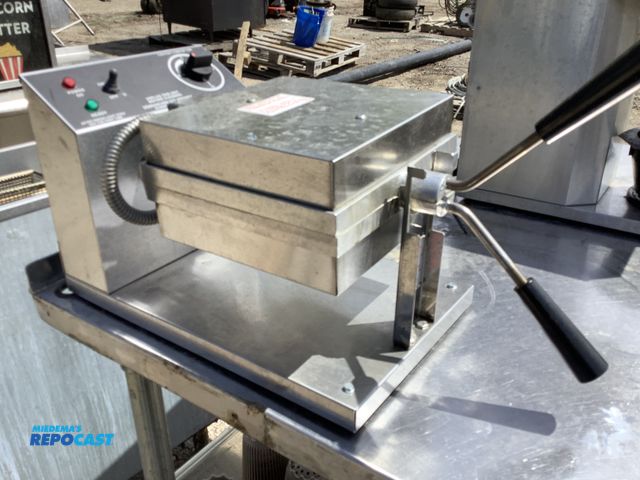 Lot 2-tbd - Belgian Waffle Baker # 5024