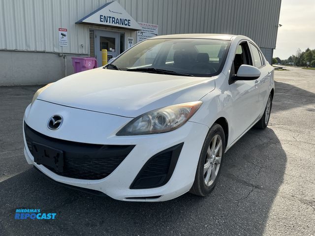 Lot 2-75240 - 2011 Mazda 3 Touring Sedan FWD