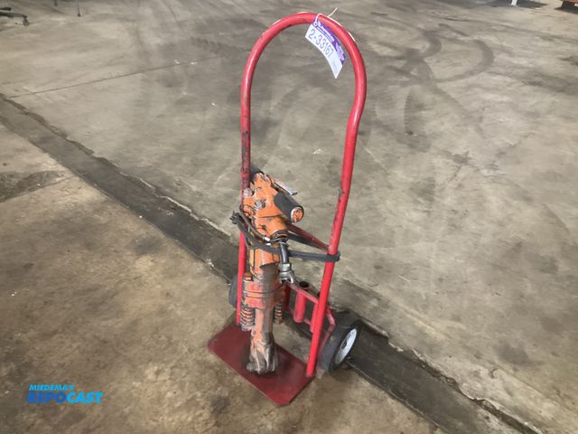 Lot 2-33167 - American Pneumatic Model 160 jack hammer with 2-wheel dolly cart, used