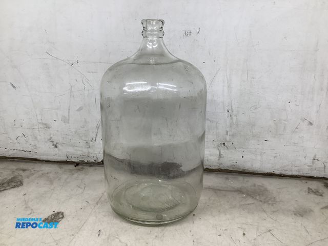 Lot 2-38392 - Lot of (1) 5 gallon glass bottle thin top slightly dirty on inside