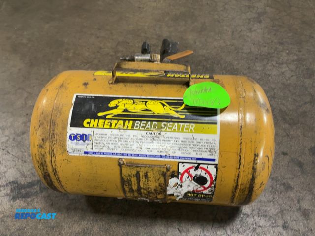 Lot 2-11575 - Cheetah bead seater air tank 36085