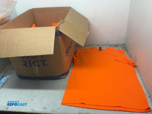 Lot 2-93793 - Gildan Dry Blend Orange T-Shirts - 26 large adult and 24 medium adult