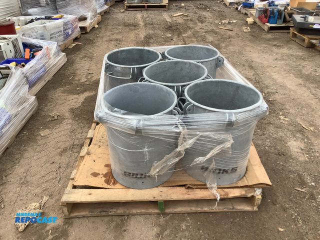 Lot 2-35943 - Skid Lot of (5) Binks Pressure Pot Galvanized Steel Replacement Tanks (15” Diameter x 18” Tall)